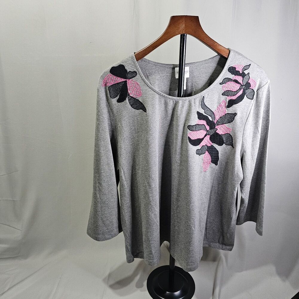Chicos Weekends Gorgeous Gray Design Top Sz 3 3/4 Sleeve Pullover Top